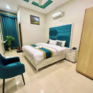 Go Hotel 001 Johar Town Hotels near Eiffel Tower Bahria Town Lahore