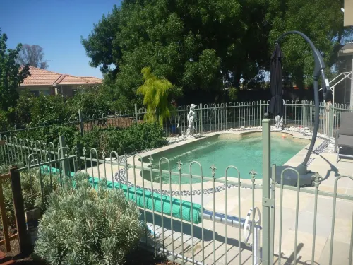 Must Love Dogs B&B & Self Contained Cottage Hôtels à : Rutherglen