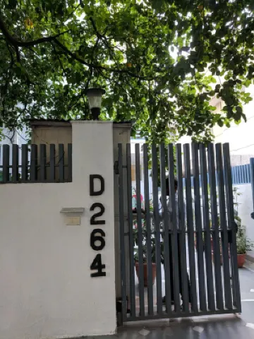 Colonel's Retreat 2 Hotels near Dargah Hazrat Nizamuddin Aulia