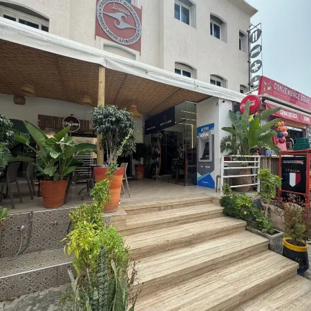 Locals Taghazout Surfcamp