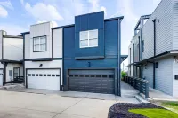 City Views Pool Hot Tub Mini Golf