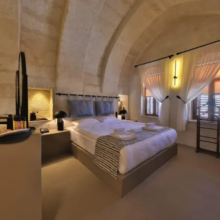 Simurg Cave House