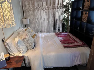 The Sunburst Oasis Hotels in Tarpon Springs