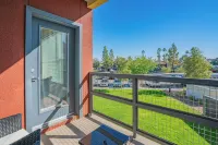 Rove Living/KB - V on Broadway