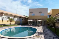 Village Hotel - piscina