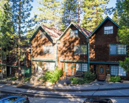 North Lake Lodges & Villas Hotels in Incline Village