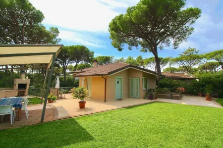 Villa Stella Marina Отели рядом с достопримечательностью «Minimarket G.F.S»