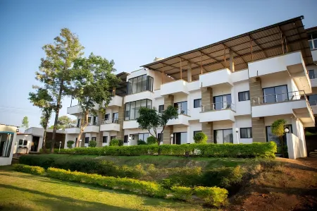 Hotel Bella Valley Отели в г. Сатара