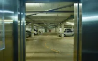 ホテル プラザ ガーデン - 駐車場