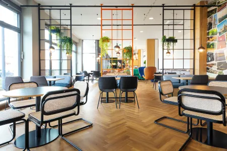 LOGINN Hotel Köln Airport Отели рядом с достопримечательностью «Зоопарк Рольфс Штрайхель»