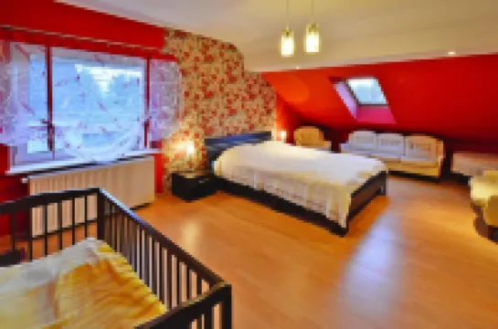 Comfortable Lakeside House, Private Garden