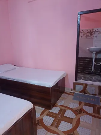 Laliguras hotel and lodge Отели в г. Мантали