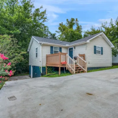 سيرين داون تاون كلاركسفيل فيلا