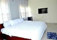 Tamarind Guesthouse Hoteles en Sasaabi