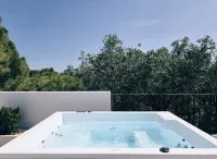 Hermes&Dione - Hot Tub