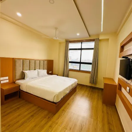 HOTEL BREEZE BAY
