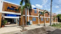 Piscina Sarita Club Boutique Hotels in Girardot
