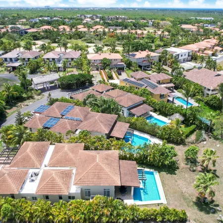 Luxury Golf Villa in Bavaro (Cocotal Palma Real) – Pool, Jacuzzi, Staff
