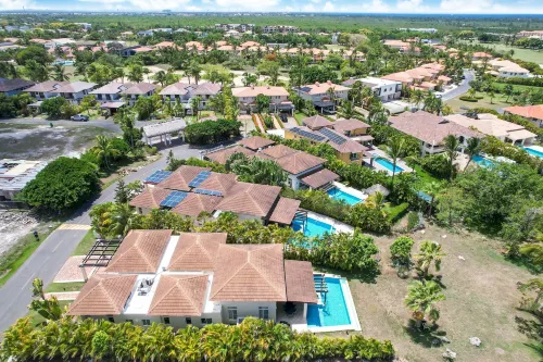 Luxury Golf Villa in Bavaro (Cocotal Palma Real) – Pool, Jacuzzi, Staff