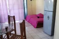 Oceanview Apt - Montego Bay, Ja, Pool, Bar, Beach Hotels in 