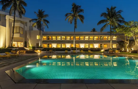 布巴內斯瓦爾三叉戟酒店