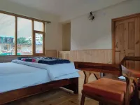 Hotel Old Monk Hotel a Kaza