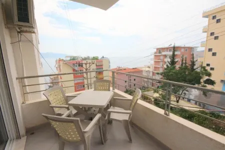 Ideal Holiday Apartments Отели рядом с достопримечательностью «Mango Beach»