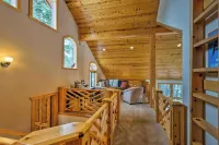 Black Bear by AvantStay Spacious Viking Lodge in Tahoe Donner w Game Room Hot Tub