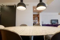 15 Minutes from Leblon Beach VA202 Hotels in Leblon