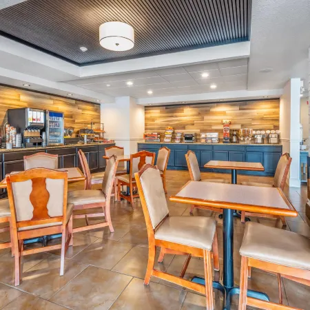 Comfort Inn & Suites Thousand Islands Harbour District