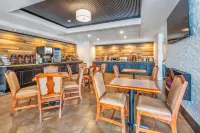Comfort Inn & Suites Thousand Islands Harbour District - breakfast