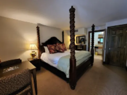 The Inn at Shady Lawn Hotels in Avery County