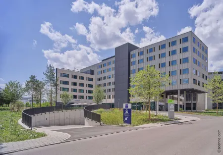 Dorint Hotel München/Garching Отели рядом с достопримечательностью «Средний центр Гарчинг-Форшунга»