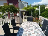 New and Completely Renovated Apartment 5-1 Hotels in Vinišće