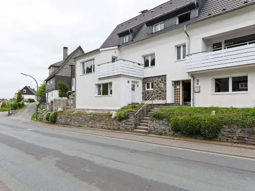 Schones Ferienhaus in Winterberg Mit Terrasse