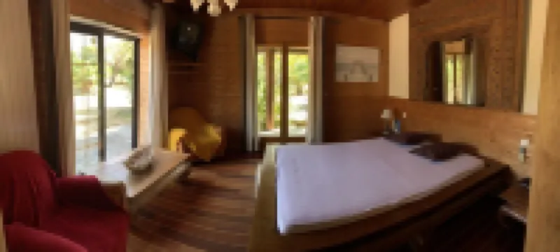 Exceptional site property in park of 80. 000 M2 approx.