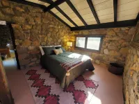 Tucson Desert Deer Trail Cabin Spacious 2B with Amazing Mountain View Các khách sạn gần Casino of the Sun