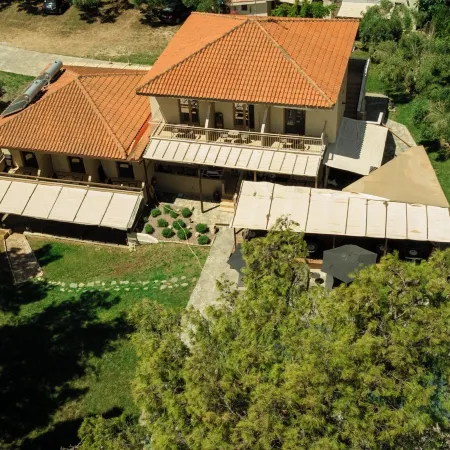 Pefkon Suites