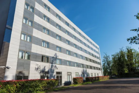 Cerise Bordeaux Mérignac Aéroport