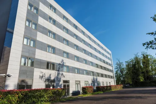 Cerise Bordeaux Mérignac Aéroport Hotels in Merignac