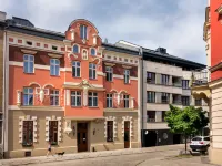 Golden Queen Hotel Отели рядом с достопримечательностью «Галерея польского искусства XIX века»