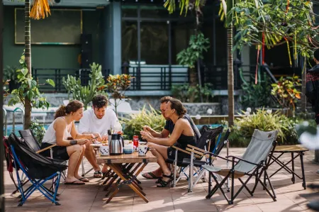 Mango Tree Homestay Cat Ba Отели рядом с достопримечательностью «Cat Co Beach»