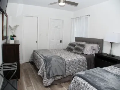 Charming 3-bedroom house in the beautiful Miami Springs Hotels near Circle K