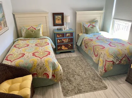 Serene Getaway - 107 Allegro North - Beautiful Second Floor Condo at Allegro