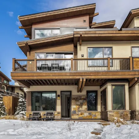 Luxury Ski-in/Ski-Out 4 Bedroom + Office with Westin Resort Amenities