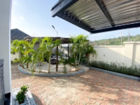 UrbanEdge Hotel Hotels near Nnamdi Azikiwe International Airport Terminal