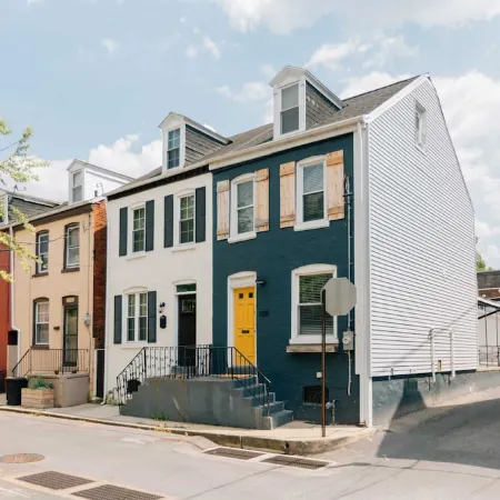 Getaway on Grant, heart of Downtown with parking