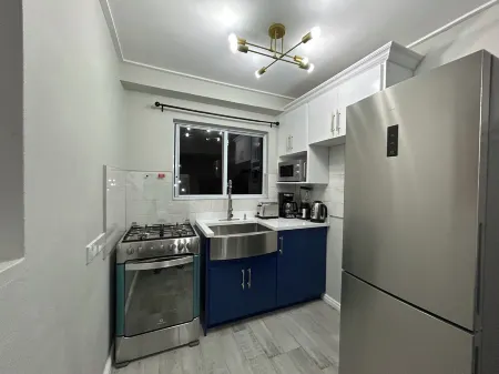 Tropical Apartment- Charming 1-Bedroom Apartment Overlooking Soufriere Town.