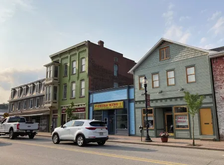 The Maple Flat: high end 2-bedroom apartment in Blairsville