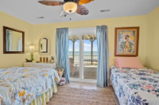 Oceanfront Townhouse - on the beach!